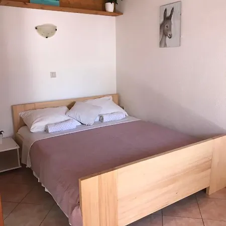 Apartment Lola Pakostane